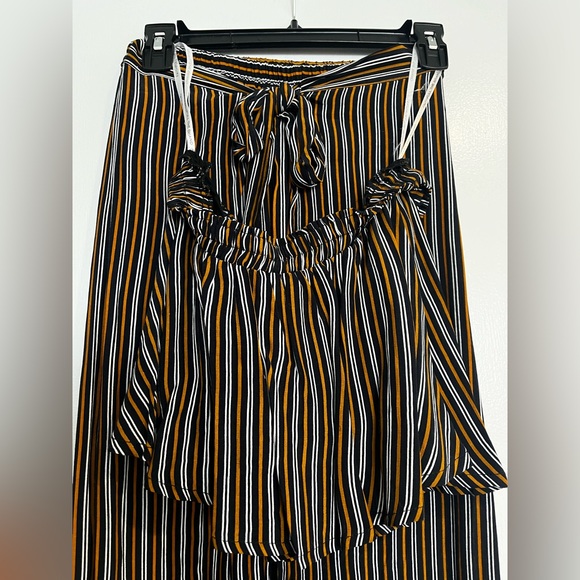 Faithfull the Label Two Piece Set: Cropped Flowy Strapless Top with Flare Pants - Picture 2 of 6